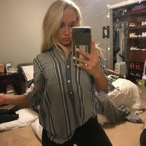 American Eagle beachy button up